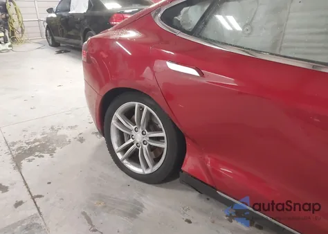 2015 Tesla Model S 70D/85D/P85D из США, поврежденный, VIN 5YJSA1H25FFP73428